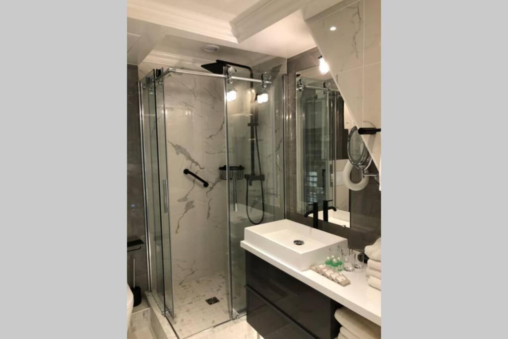 Appartement Rousselet Quartier Bon Marche Paris Viieme Kültér fotó